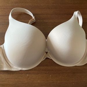 CACIQUE Nude Smooth Boost Plunge Bra Size 44C